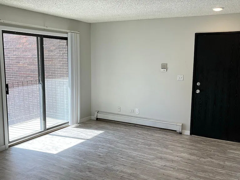 35 W Burlington St #213 — Photo 5