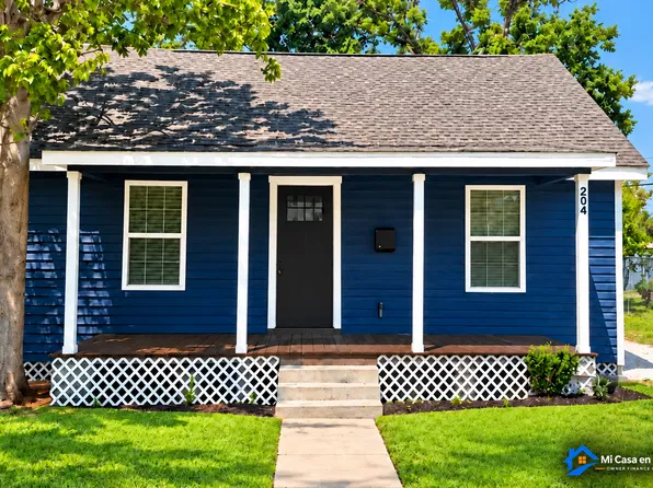 204 S 7th St, La Porte, TX 77571