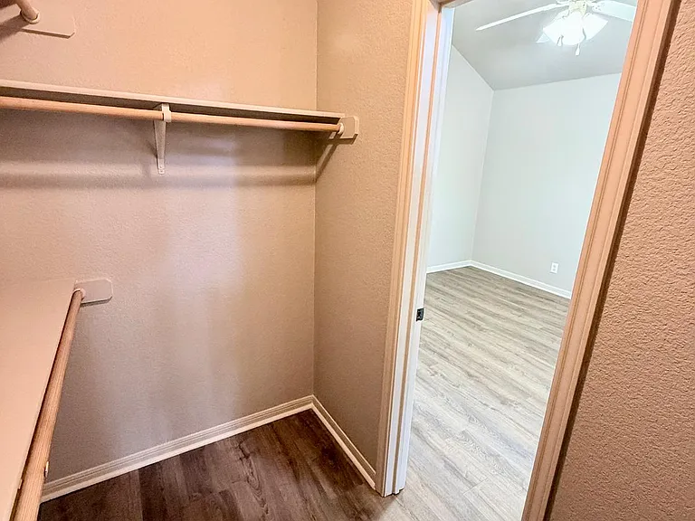 2708 Hydrangea Ave — Photo 23