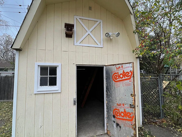 2418 Sheridan Dr — Photo 8
