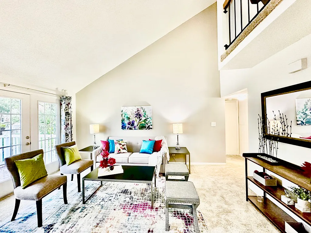 Willow Lake Apartments — Photo 4
