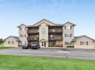 3215 S 16th Ave UNIT 102, Eldridge, IA 52748