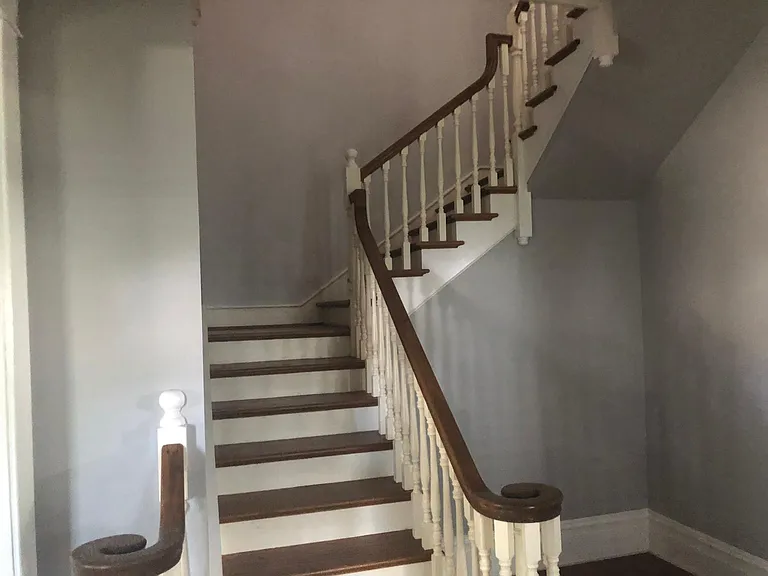 422 Clinton Ave E — Photo 5