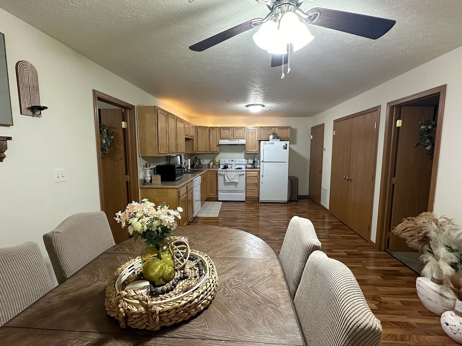 2 bed, 759 sqft, $1,175 — Photo 2