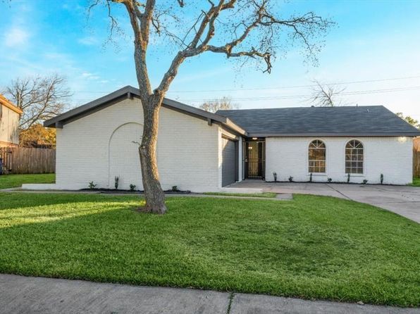 1207 Whispering Pine Dr