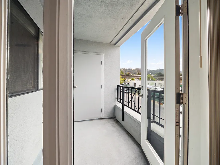 Del Norte Place Apartment Homes — Photo 6