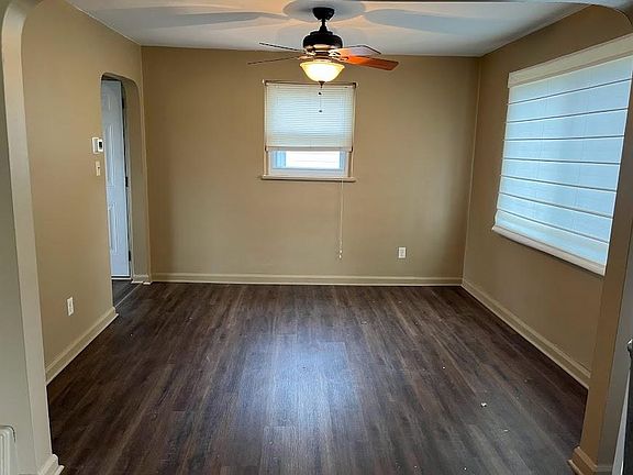 5th image of 2103 W Manor Ave
