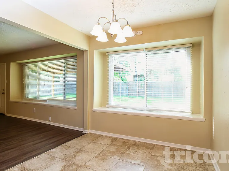 4227 Burkegate Dr — Photo 4