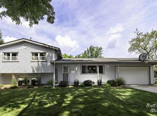 398 Heisler Ct, Crystal Lake, IL 60014