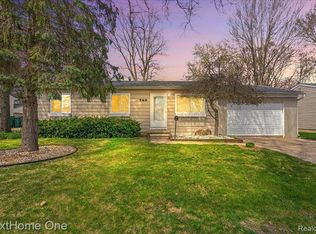 742 Glenwyth Rd, Brighton, MI 48116