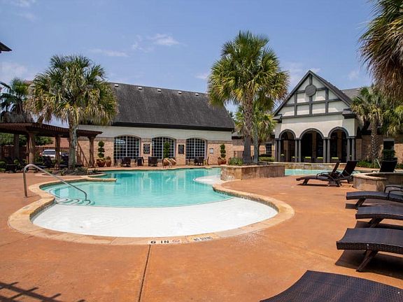 Resort style pool for relaxing