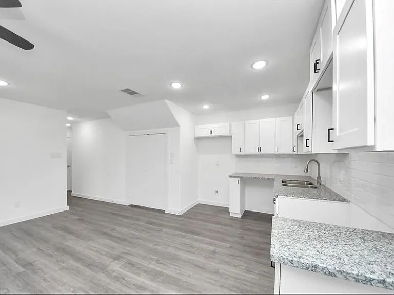 2322 Wavell St #A-B — Photo 7