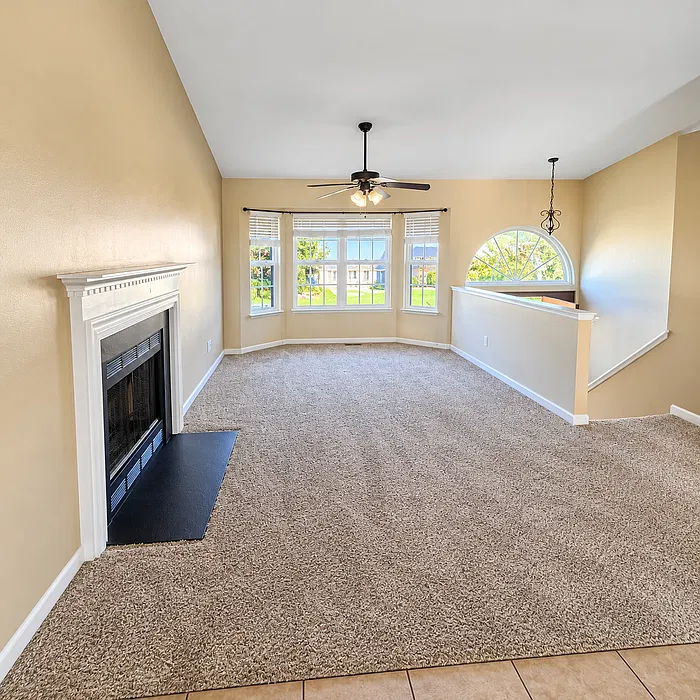 3 bed, 2.0 bath, 988 sqft, $2,400 — Photo 2