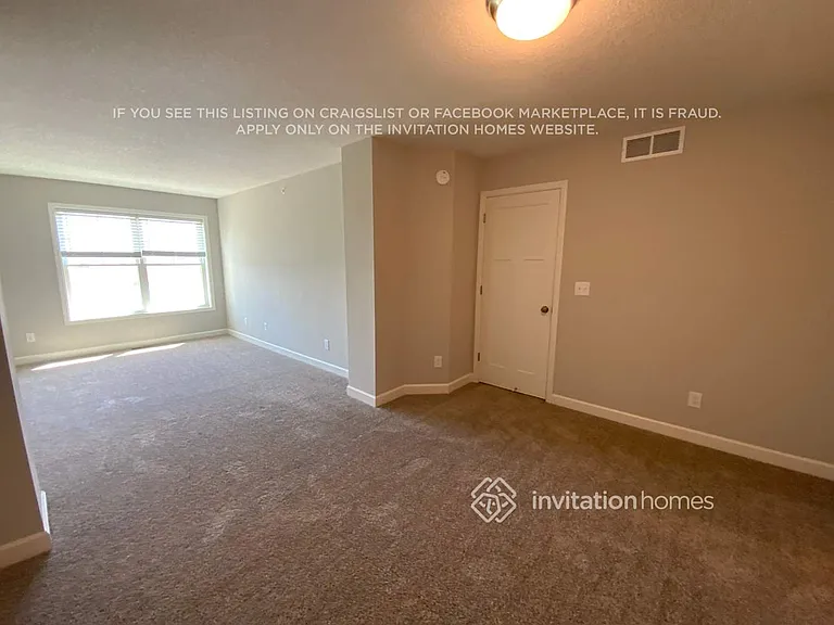 10948 Yalta St #B — Photo 8