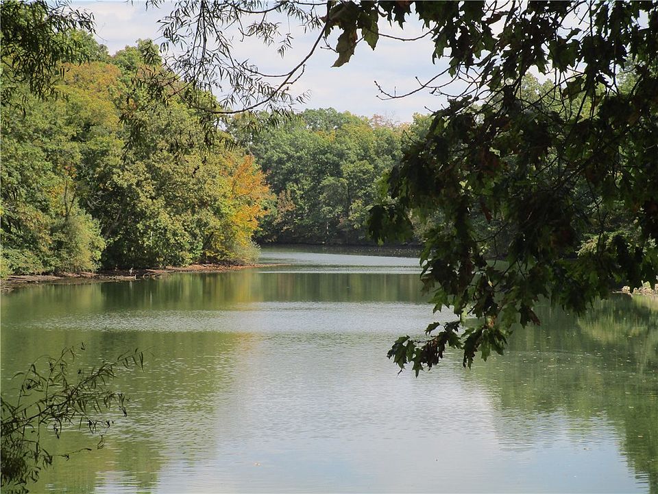 2nd image of 156 & 157 Beyers Lake Est