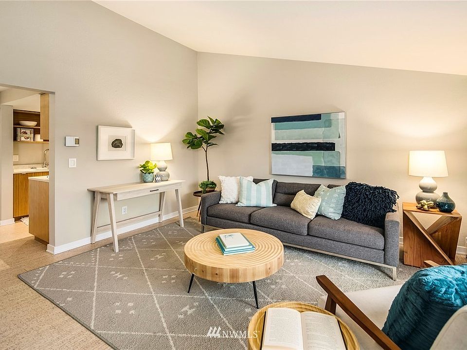 1st image of 566 Highland Dr APT 302