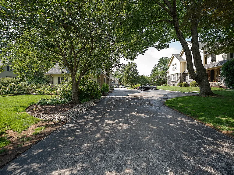 116 Montrose Ave #H — Photo 48