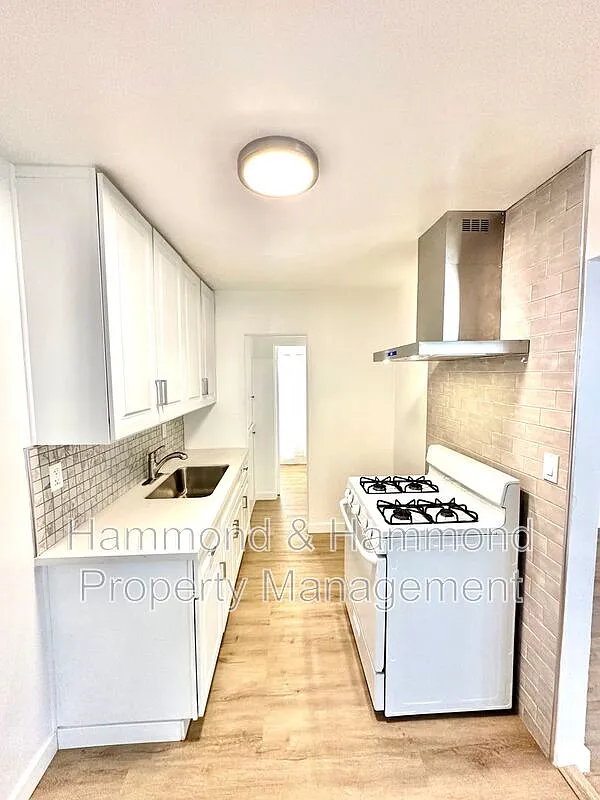 1 bed, 1.0 bath, $1,695 — Photo 3