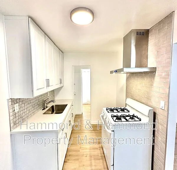 5854 Tujunga Ave #2 — Photo 3