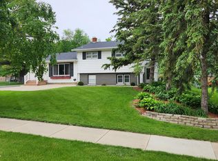 704 19th Ave SW, Willmar, MN 56201