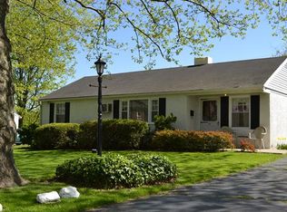 6 W Orchard Ln, Audubon, PA 19403