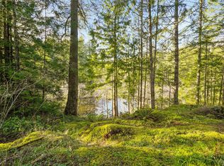3383 Lakeridge Pl, Highlands, BC V9E1C8