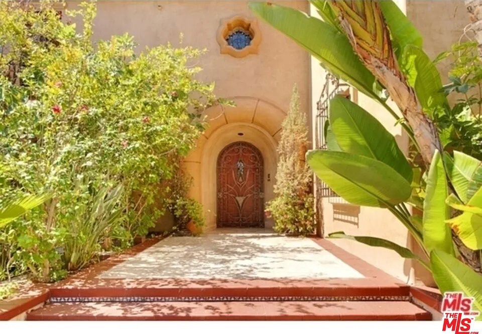 8 bed, 11.0 bath, 10428 sqft, $45,000 — Photo 2
