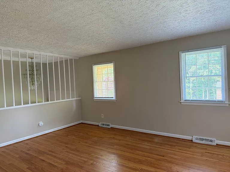 64 Maybrook Dr — Photo 8