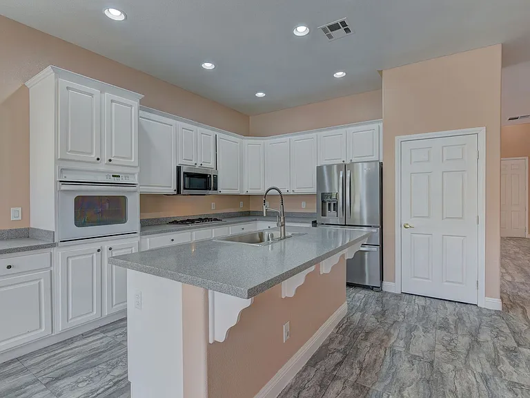 5862 Bluthe Bridge Ave — Photo 10