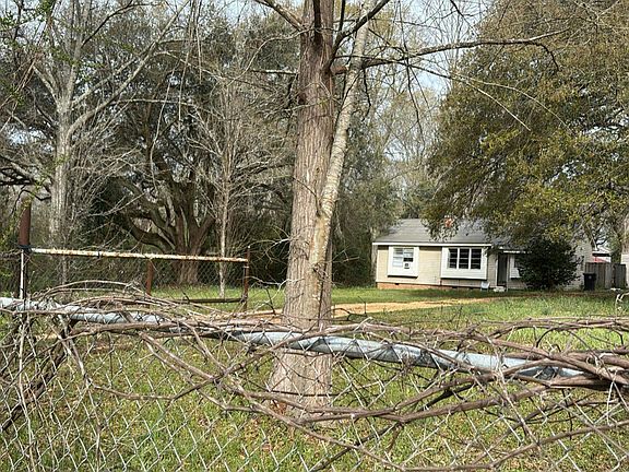 2nd image of 100 Gulf Camp Rd