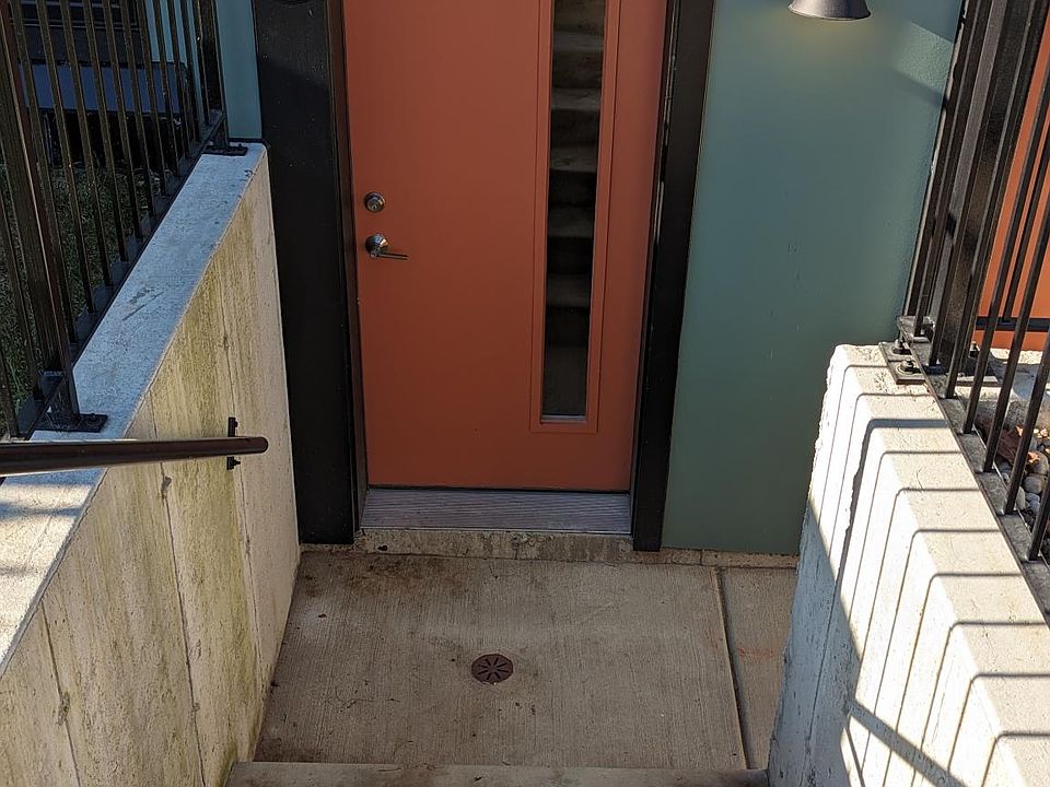 Garden unit entrance.