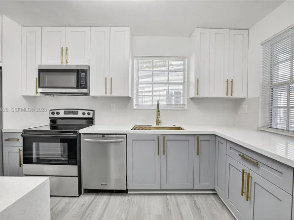 7120 Allen St, Hollywood, FL 33024