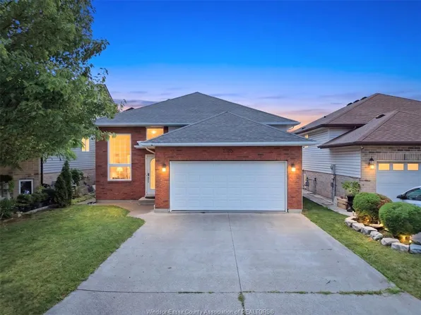 2385 Gatwick Ave, Windsor, ON N8P 1Y7