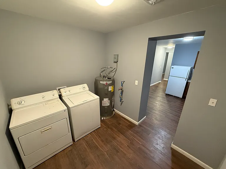 1807 Marion St — Photo 11