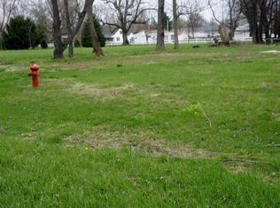 624 E Cedar St, Ridgway, IL 62979