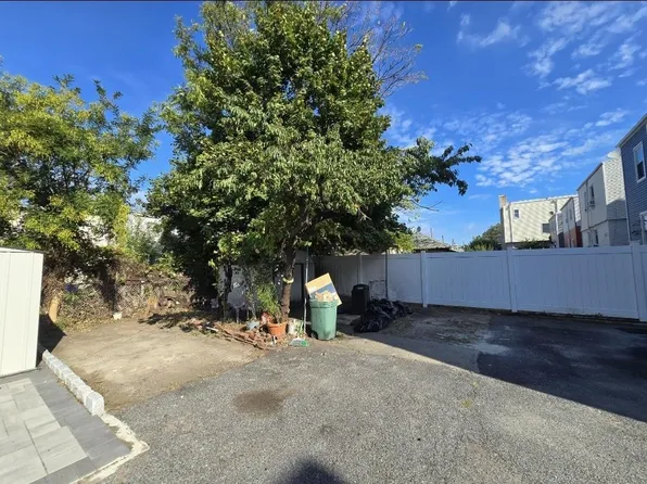 251 Highland Avenue image 31 of 34