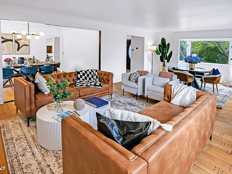 1047 San Carlos Rd — Photo 1