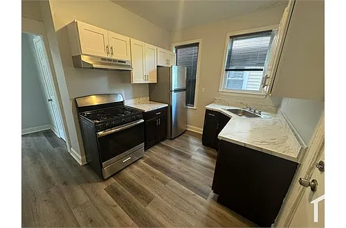 182 N 17th St #1 Photo 1