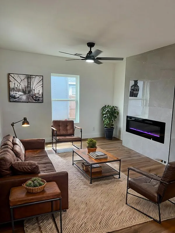 3 bed, 2.0 bath, 1442 sqft, $2,075 — Photo 1