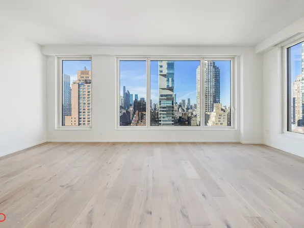 249 East 62nd Street image 1 of 15