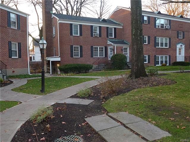 2nd image of 291 Manville Rd APT 2A