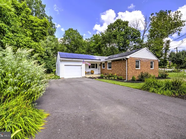 227 Washington St, Fieldsboro, NJ 08505