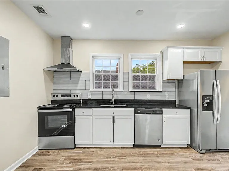1207 E Anderson St #B — Photo 12