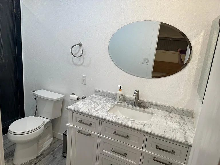 22118 Saticoy St — Photo 20