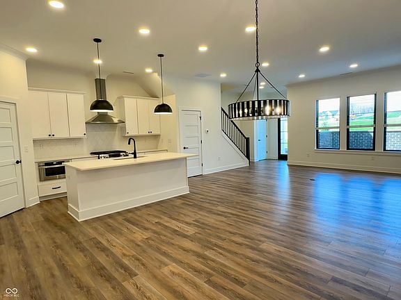 5th image of 16514 Deerpath Way