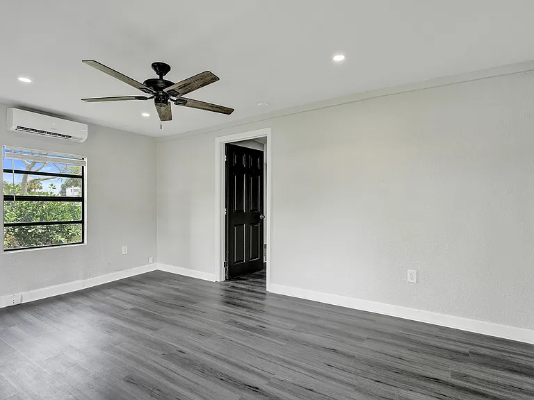 234 NE 14th Ave #1 — Photo 5