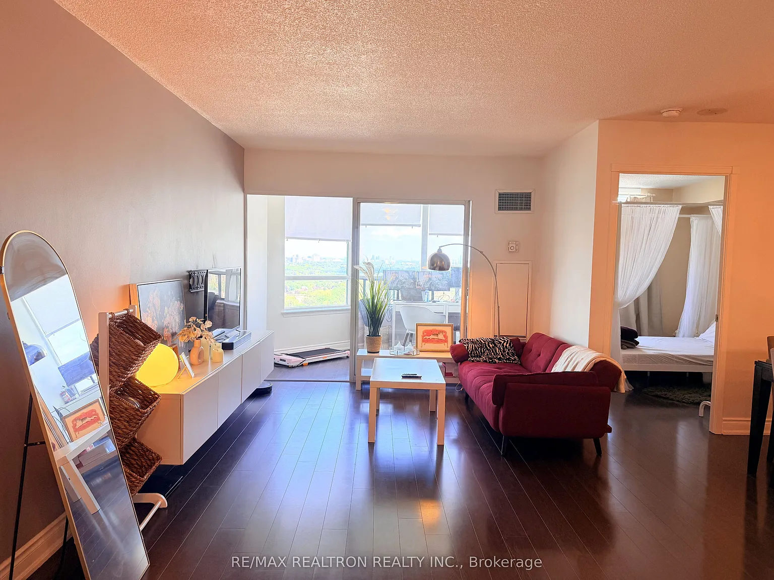 3 bed, $2,550 — Photo 4