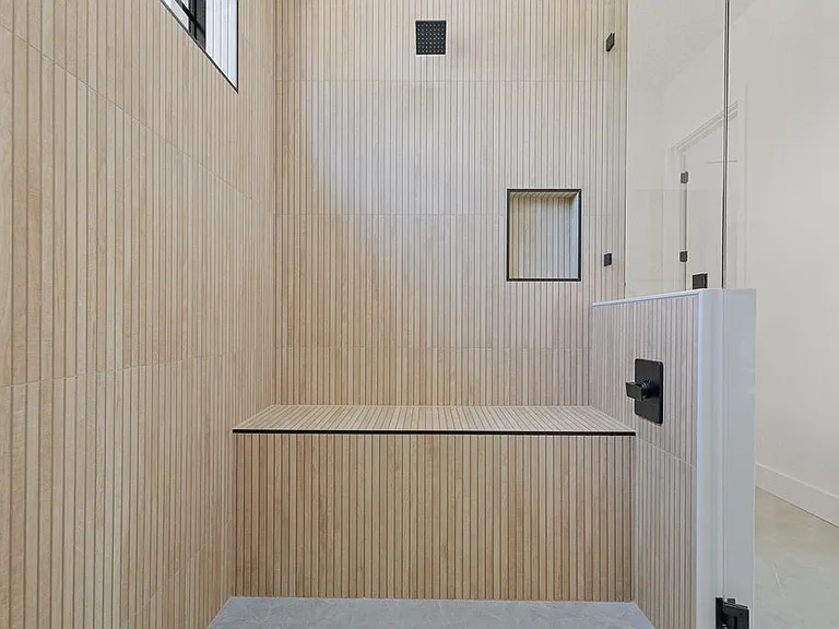 3202 W La Salle St — Photo 36