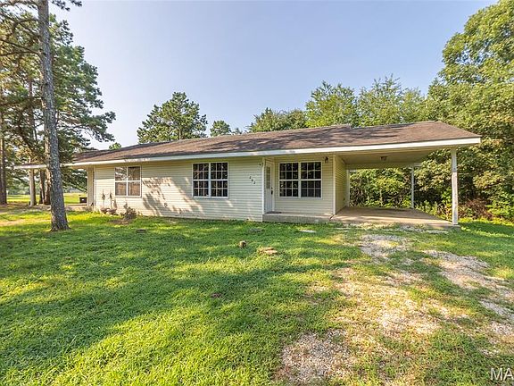 3rd image of 202 Mountain Ash Ln