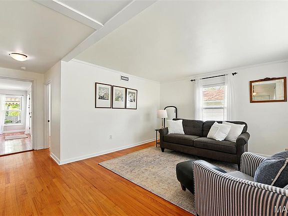 3rd image of 2423 Rockford Ave